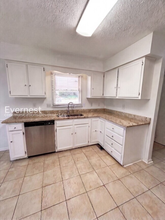 Building Photo - 3101 Amidon Dr