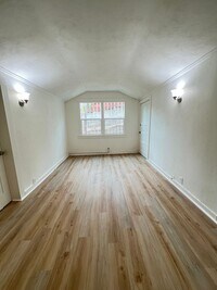 Building Photo - 932Edge