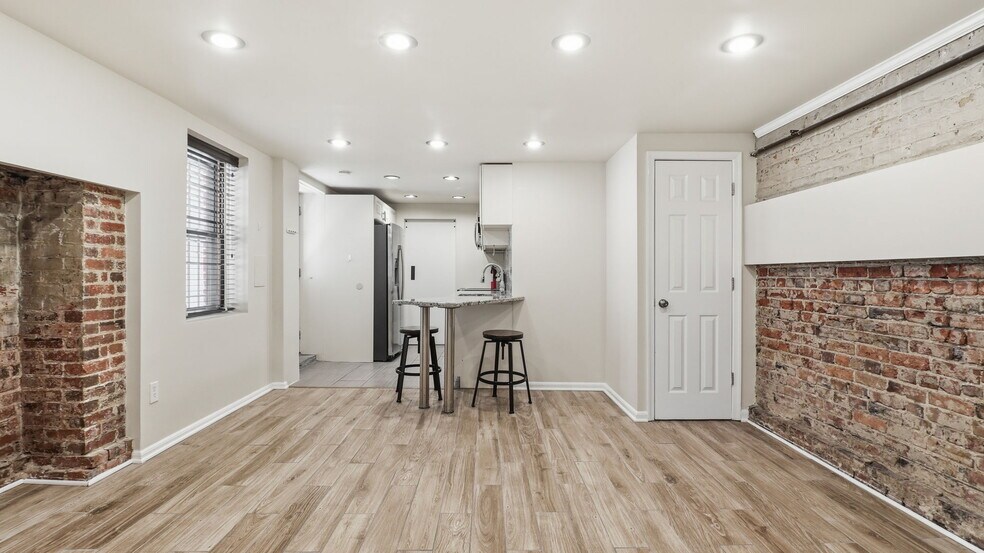 Building Photo - 1450 Harvard St NW