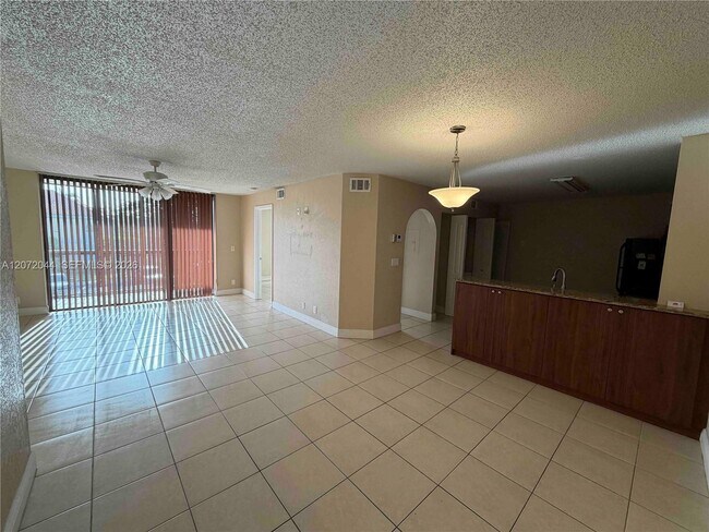 Building Photo - 5701 Riverside Dr