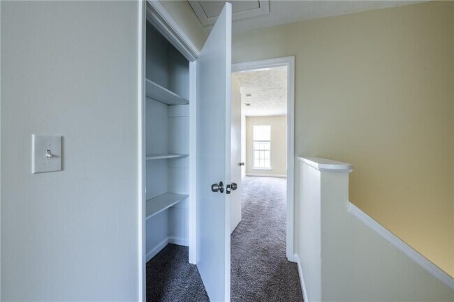Building Photo - 391 Downing St
