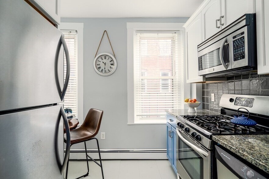 Building Photo - 116 Brook St