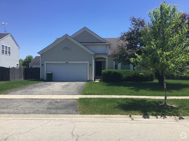 Building Photo - 1400 Bridgehampton Dr