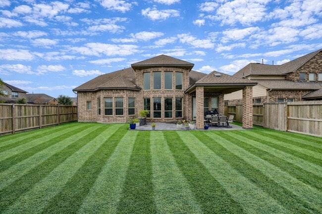 Building Photo - 2727 Camellia Ave