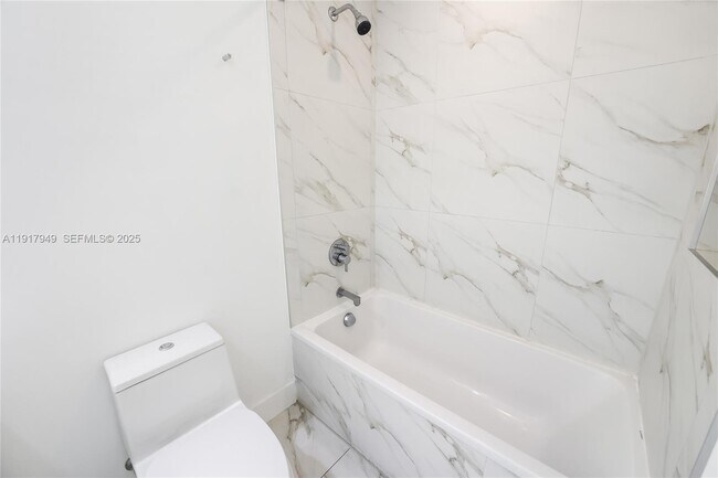 Building Photo - 2000 Metropica Wy