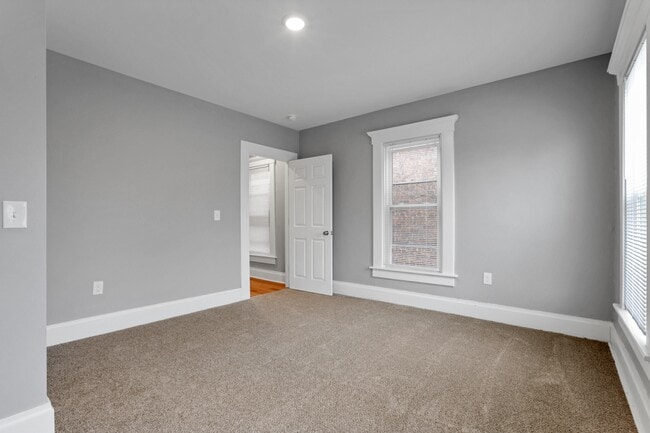 Building Photo - 741 E Mound St