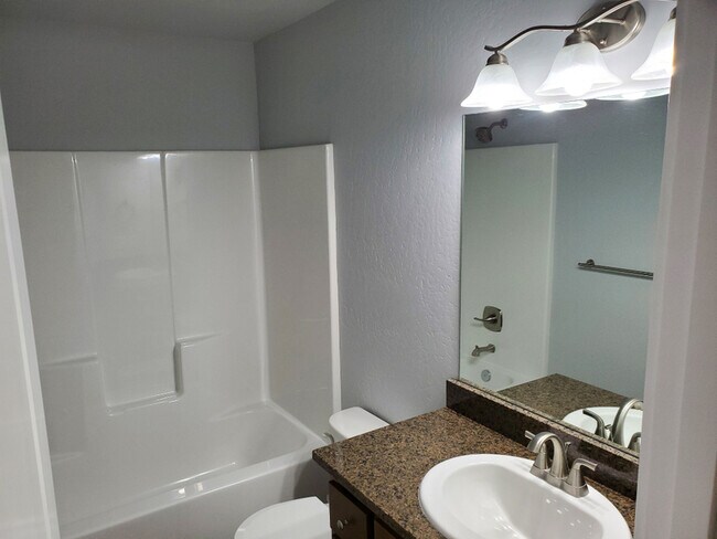 Building Photo - 220 Cheryl Ln