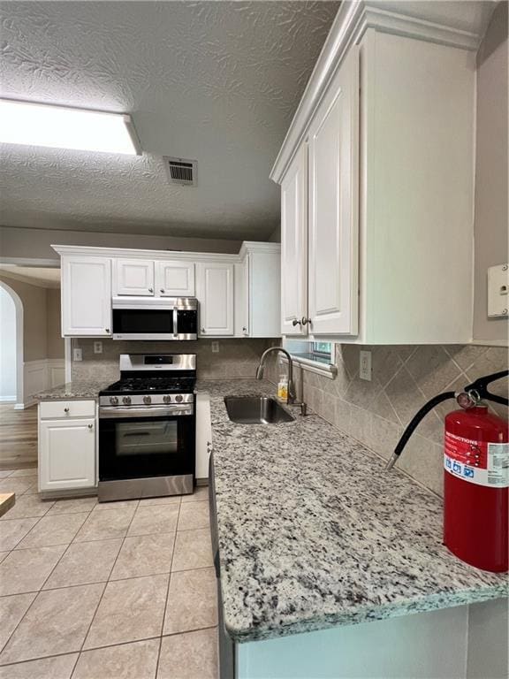 Building Photo - 3250 Northcliff Dr
