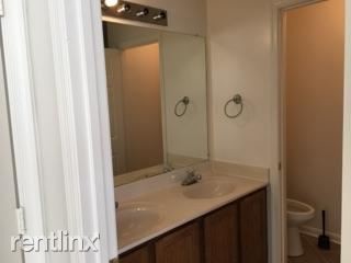 Building Photo - 3 br, 3.5 bath Townhome - 34 Woodhollow Ct