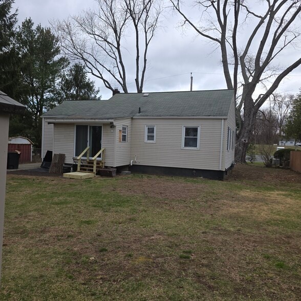 Building Photo - 5 Mack Dr