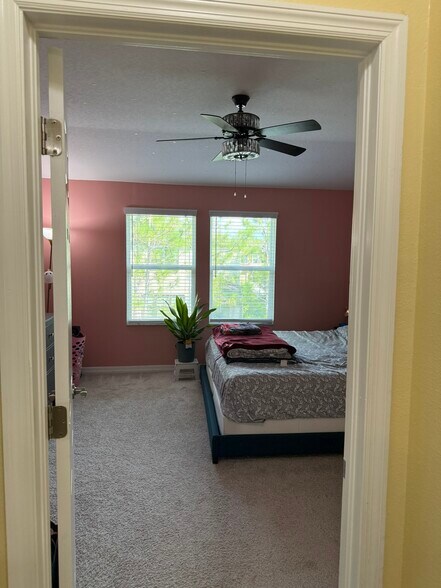 Building Photo - 30086 Southwell Ln