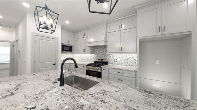 Building Photo - 8 Whithorn Ln