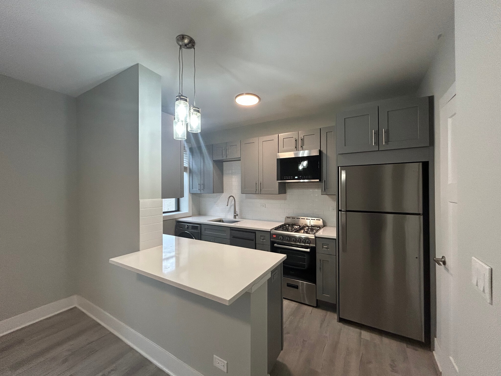 Building Photo - 372 Hazel Ave