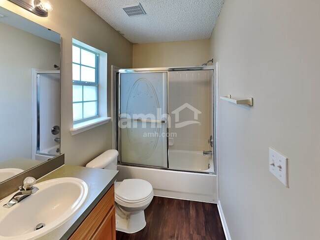 Building Photo - 1767 Saw Lake Dr