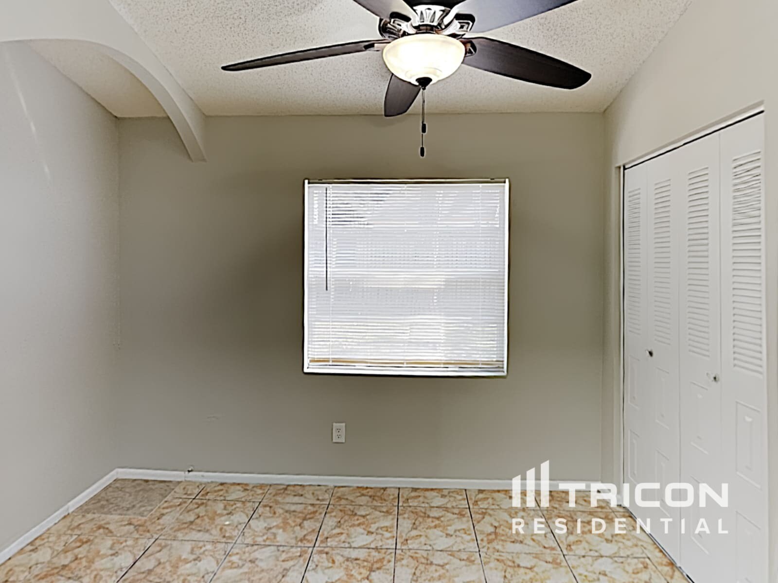 Building Photo - 4624 S Country Hills Ct
