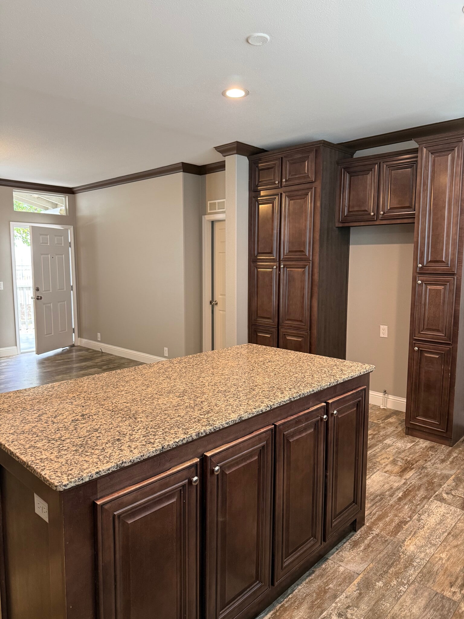 Building Photo - 819 Dianne Dr