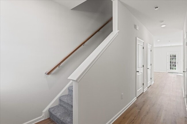 Building Photo - 27 Whaler Dr