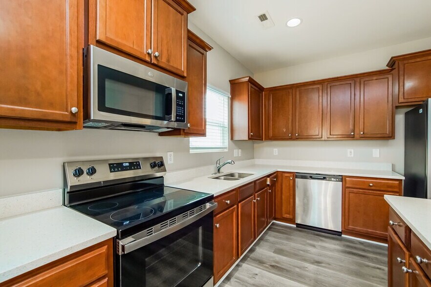 Building Photo - 3728 Amistad Ln