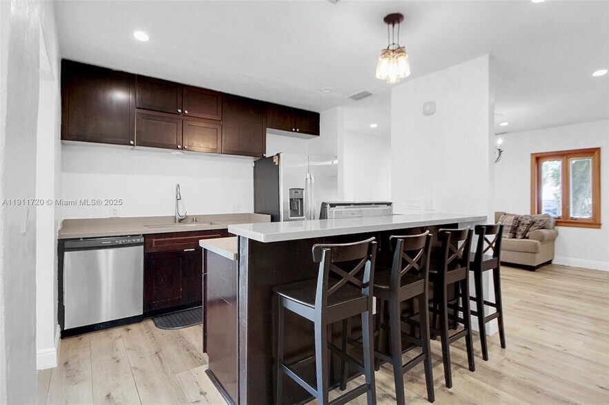 Building Photo - 89 Corydon Dr