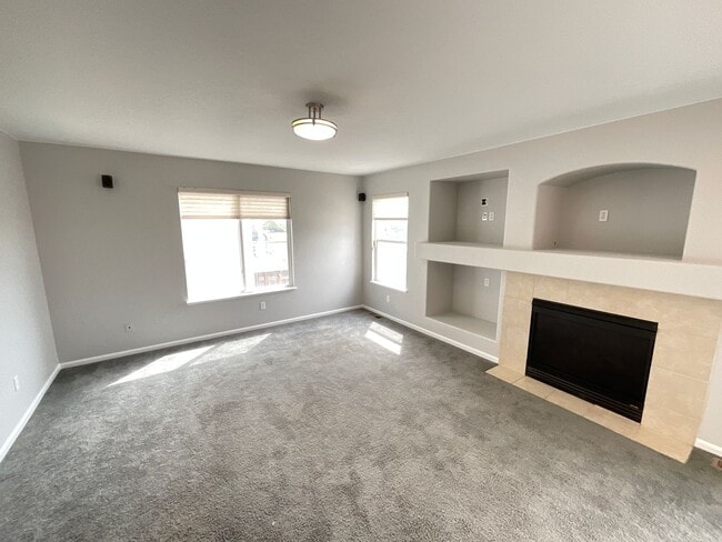 Building Photo - 3 Bedroom Home Available Near N Gate Blvd ...