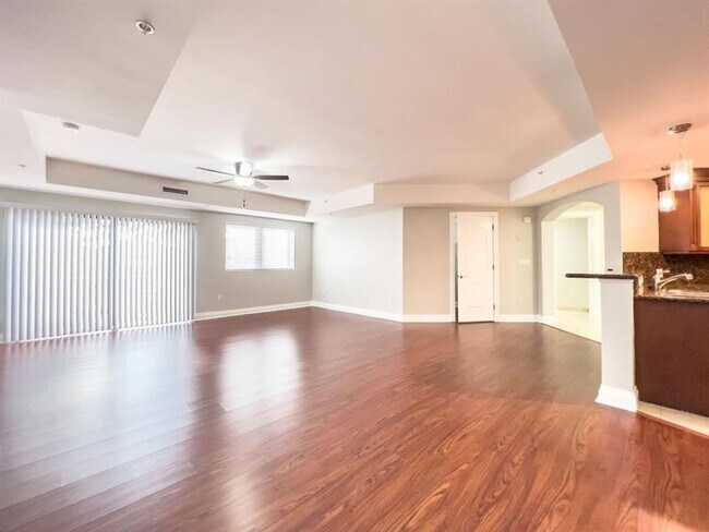 Building Photo - 4241 N Ocean Blvd