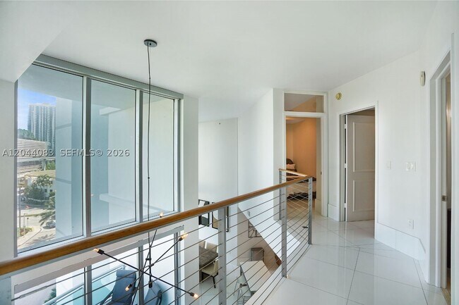 Building Photo - 350 S Miami Ave