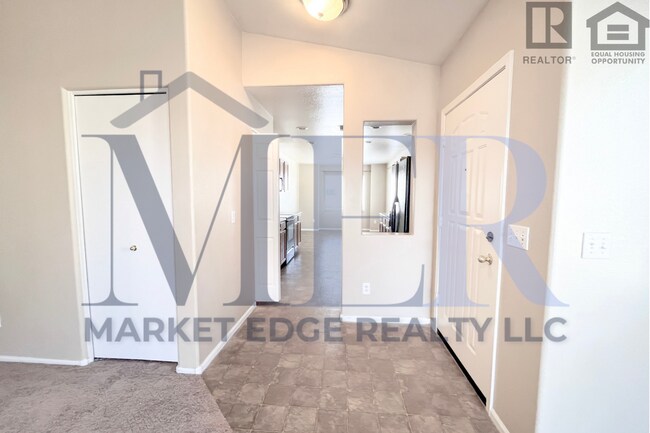 Building Photo - 3Bed/2Bath Home in Maricopa! Ready for Immediate Move-In! -- FENCED-IN YARD!