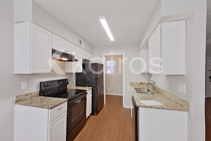 Building Photo - 834 Courtenay Pl