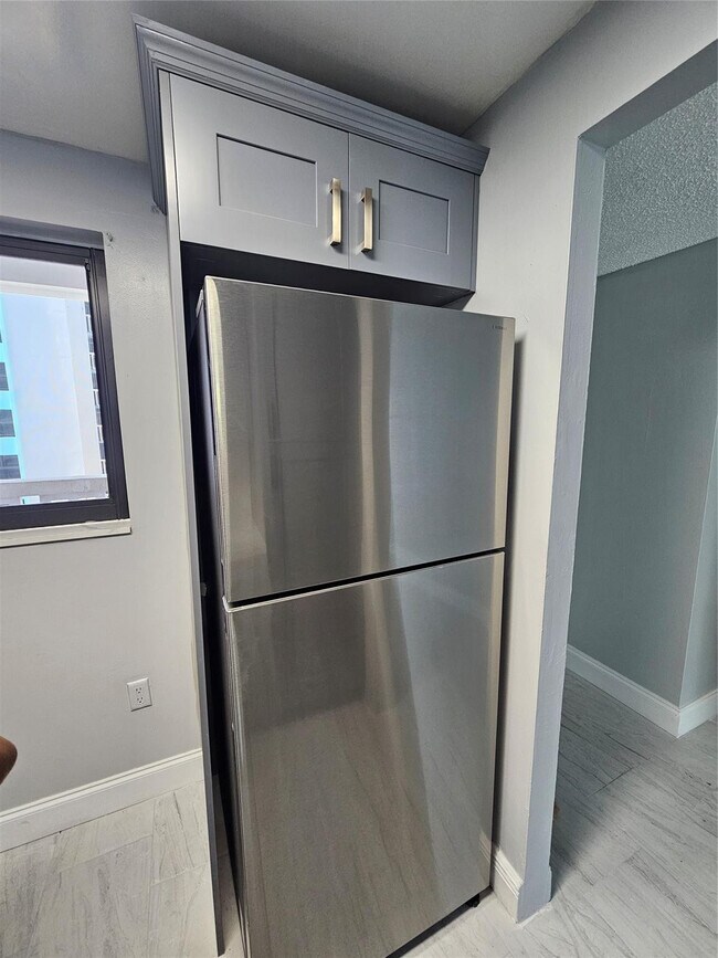 Building Photo - 15600 NW 7th Ave