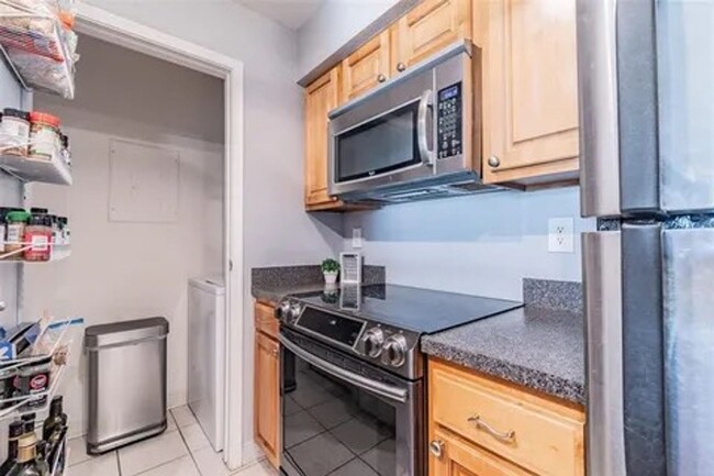 Building Photo - Beautiful 2 bedroom, 2 bathroom condo!