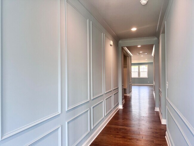 Building Photo - STUNNING and SPACIOUS!