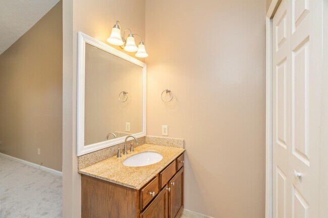 Building Photo - 2376 Wadsworth Dr
