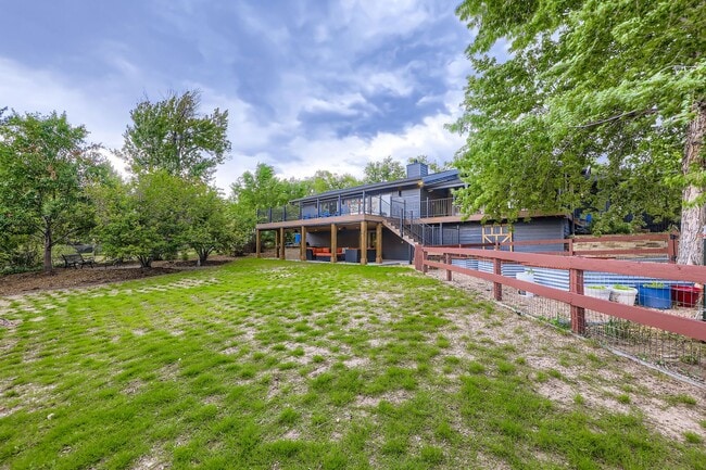 Building Photo - Private Retreat 4 BDR Near Baseline Reservoir