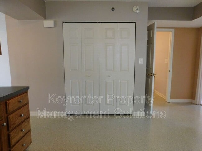 Building Photo - 24 Rose Garden Ln