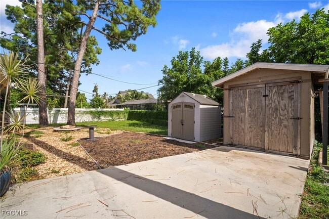 Building Photo - 8042 Almo Rd