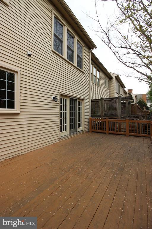 Building Photo - 10470 Courtney Dr