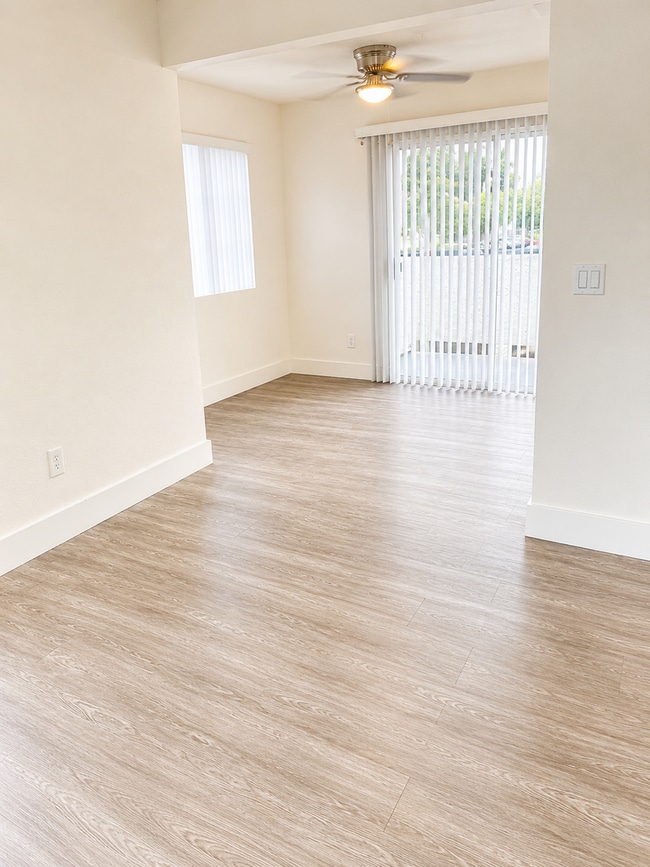 Building Photo - Beautiful 3 Bedroom Apartment In Placentia