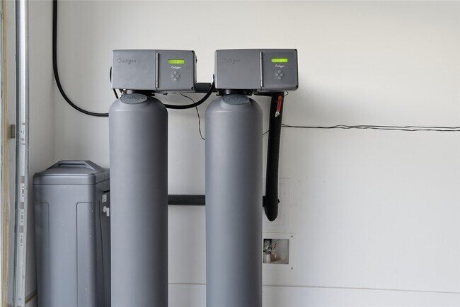 Building Photo - 7734 Clover Gully Ln