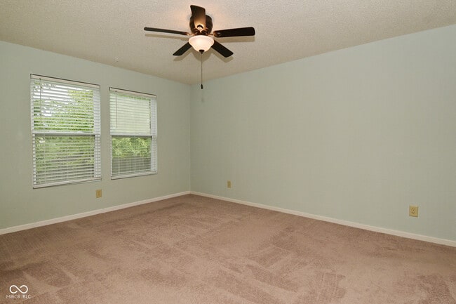 Building Photo - 916 Bentgrass Dr