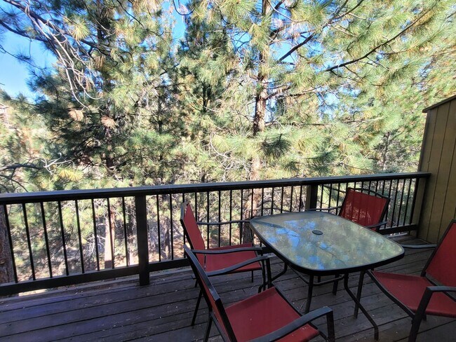 Building Photo - Mt. Bachelor Village Condo #207