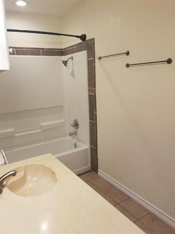 Building Photo - 7302 NE Loop 820