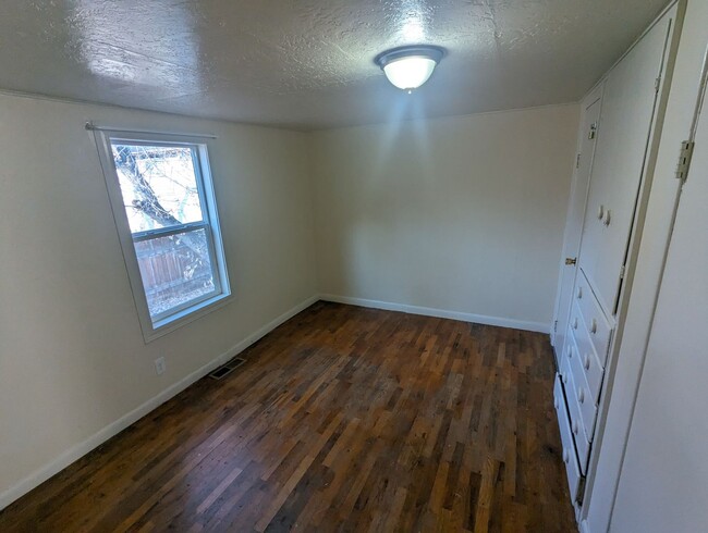 Building Photo - Two Bedroom House in Central Missoula with...