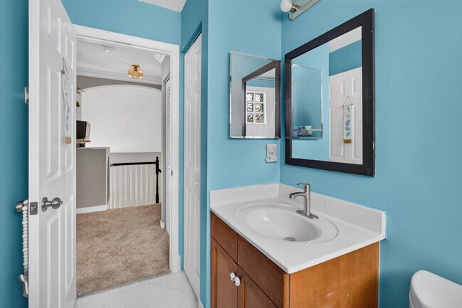 Building Photo - 1204 Oakwater Dr