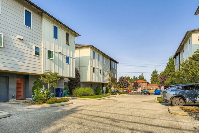 Primary Photo - 1815 SW 96th Ln