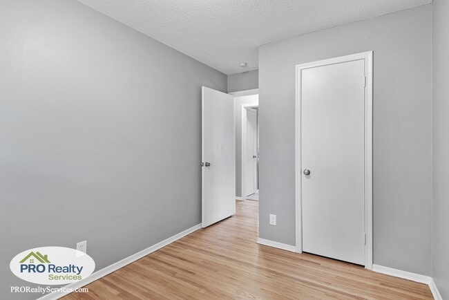 Building Photo - 431 Egret Blvd NW