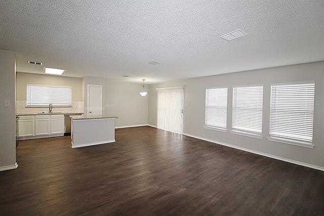 Building Photo - 300 Rosewood Ln