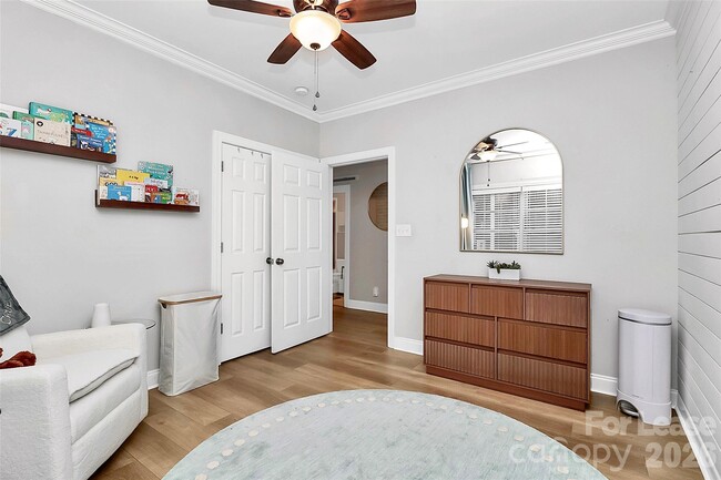 Building Photo - 105 S Summit Ave