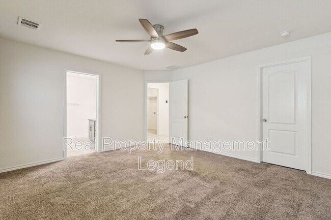 Building Photo - 2617 Warren Ln