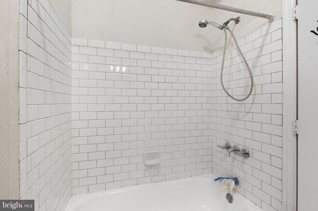 Building Photo - 240 W Girard Ave