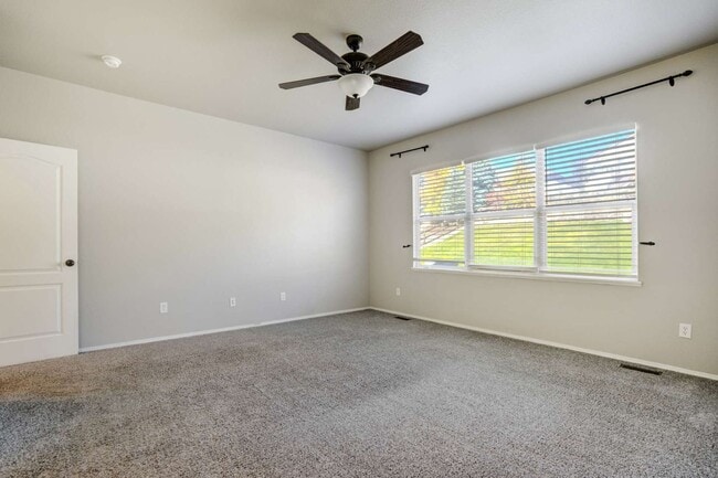 Building Photo - D20 5bdrm Home on Quiet Street in North Colorado Springs Area